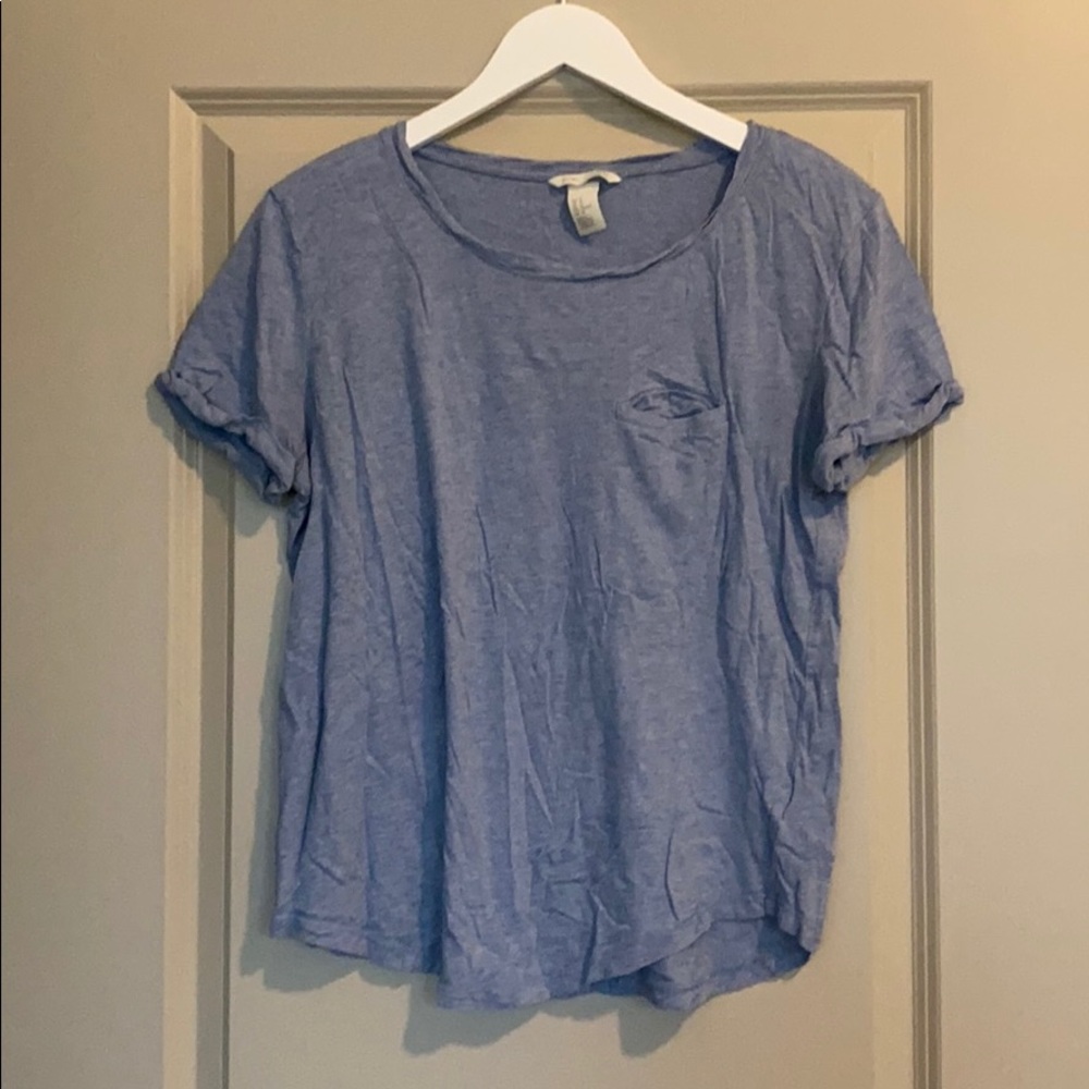 Light blue short sleeve pocket tee